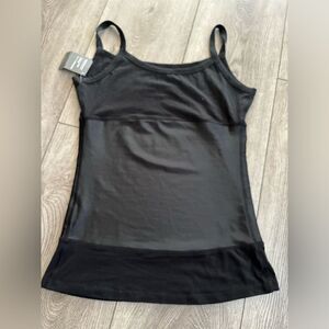 Yummie shaper hugs around your tummy shapes and smooth comfortably
